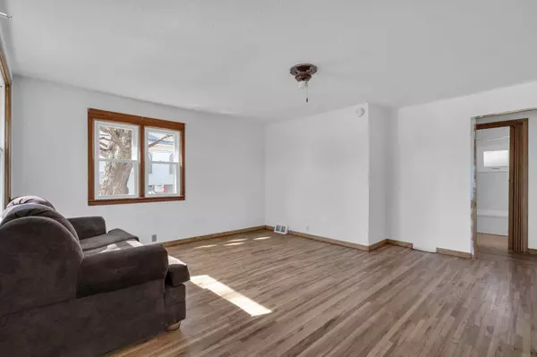 513 W Court ST, New Hampton, IA 50659