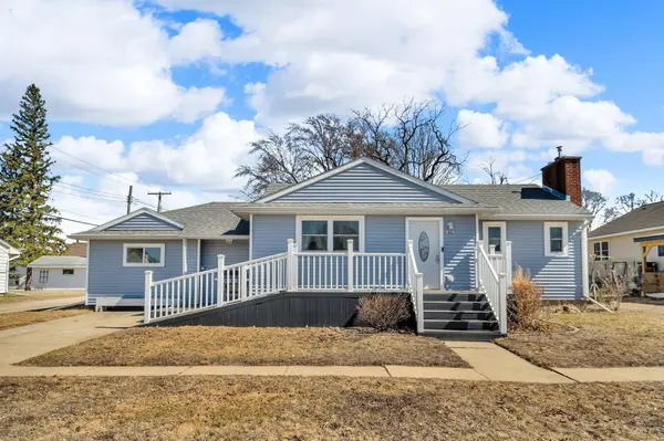 160 S Hamilton AVE, Fredericksburg, IA 50630