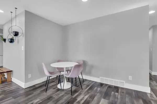 160 S Hamilton AVE, Fredericksburg, IA 50630