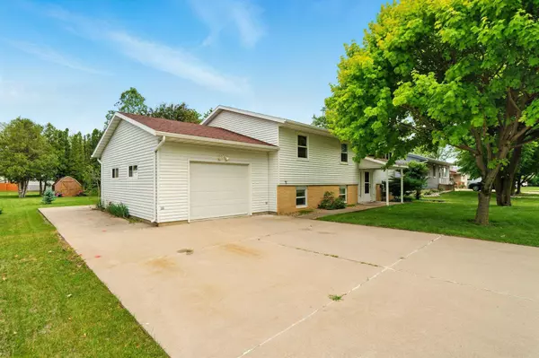 624 W ST, Plainfield, IA 50666