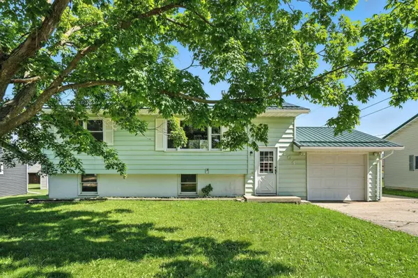 404 E Gardner ST, New Hampton, IA 50659