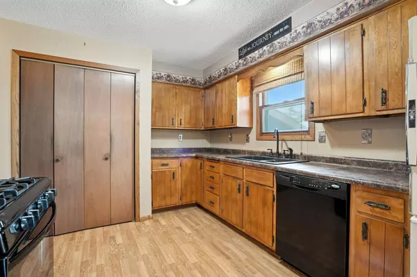 2378 E Iowa Highway 24, New Hampton, IA 50659