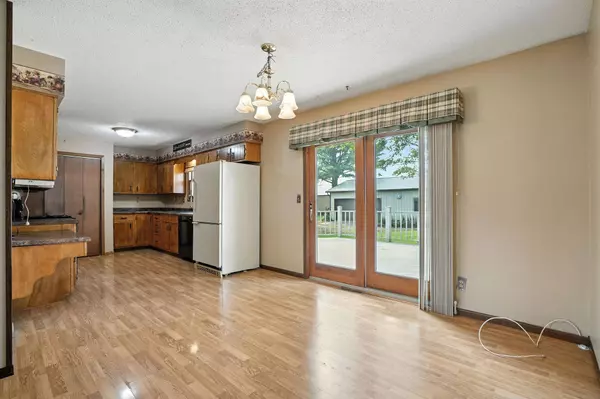 2378 E Iowa Highway 24, New Hampton, IA 50659