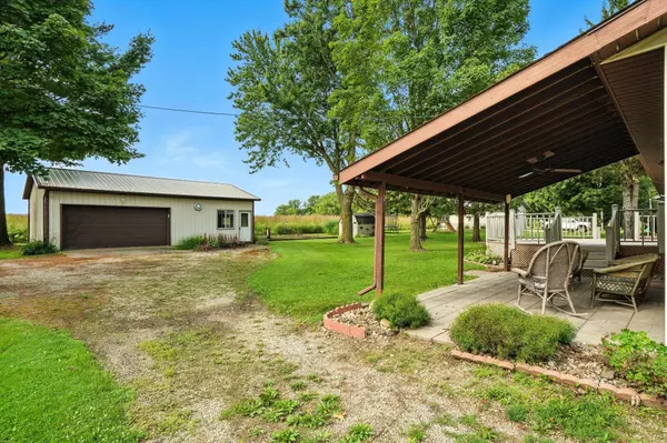 2378 E Iowa Highway 24, New Hampton, IA 50659