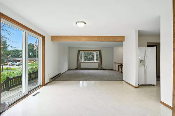 304 1st ST, Elma, IA 50628