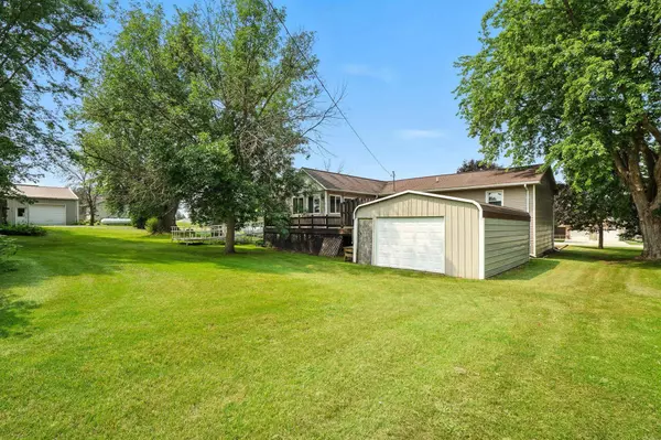 304 1st ST, Elma, IA 50628