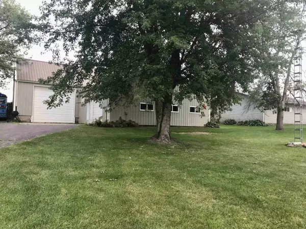 304 1st ST, Elma, IA 50628