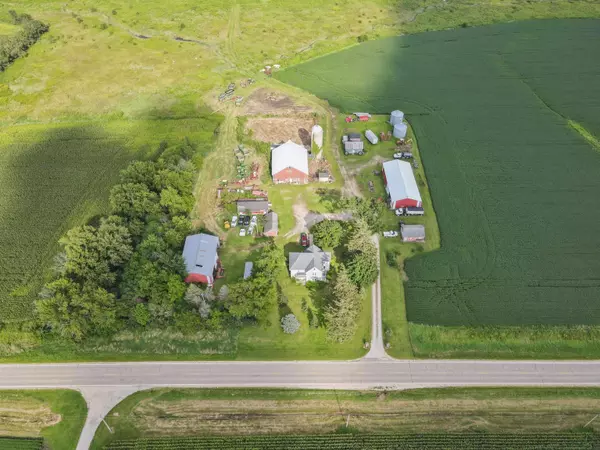 2370 EXETER AVE, Ionia, IA 50645