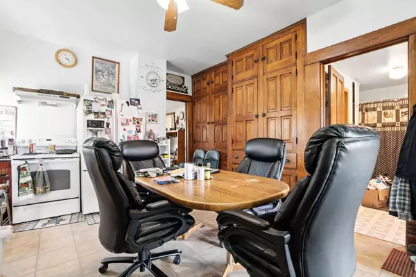 2370 EXETER AVE, Ionia, IA 50645