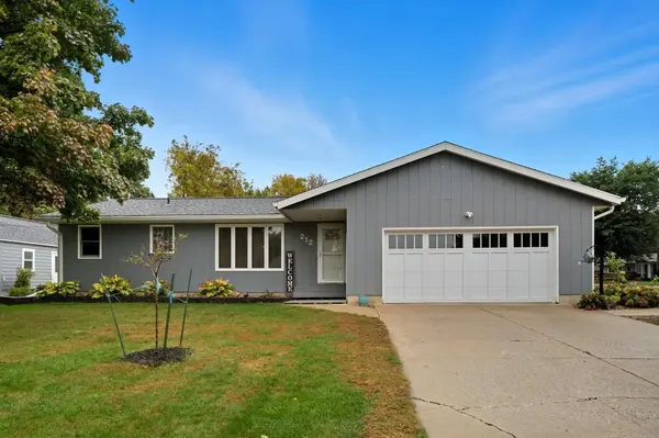 212 S SHEAKLEY AVE, New Hampton, IA 50659