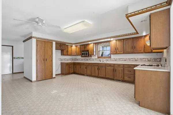 228 N Pleasant Hill AVE, New Hampton, IA 50659
