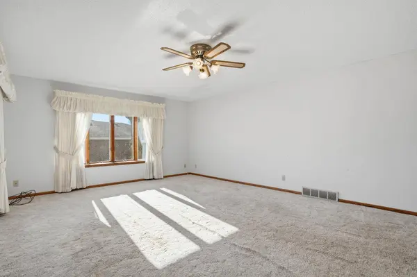 228 N Pleasant Hill AVE, New Hampton, IA 50659