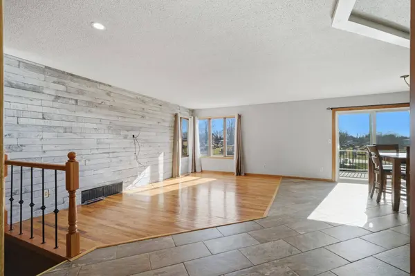 332 Fluer DR, New Hampton, IA 50659