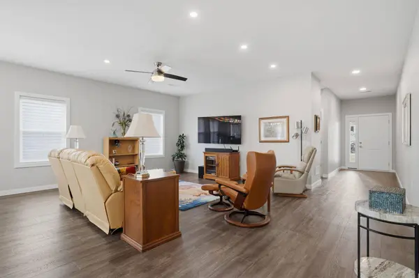 318 S Western AVE, New Hampton, IA 50659