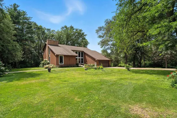 2488 239th ST, New Hampton, IA 50659