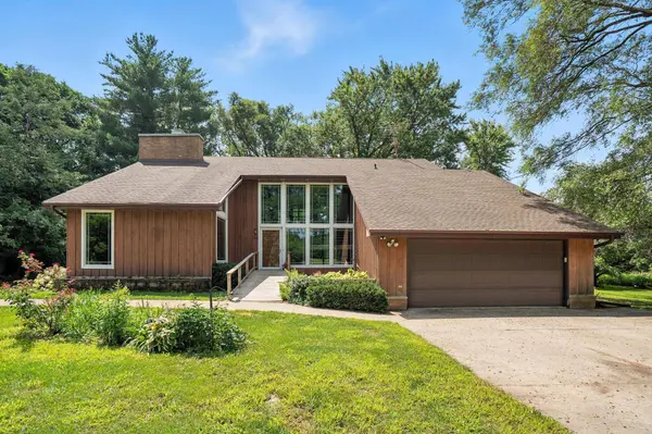 2488 239th ST, New Hampton, IA 50659
