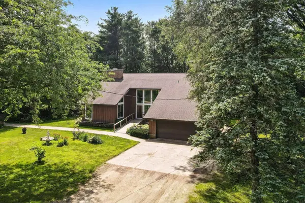 2488 239th ST, New Hampton, IA 50659