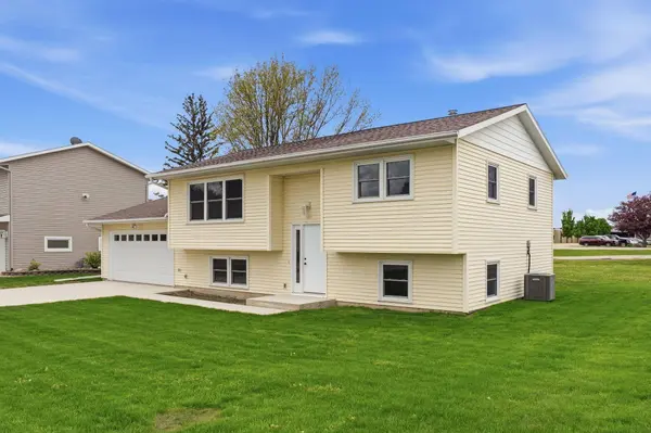 1 S Western AVE, New Hampton, IA 50659