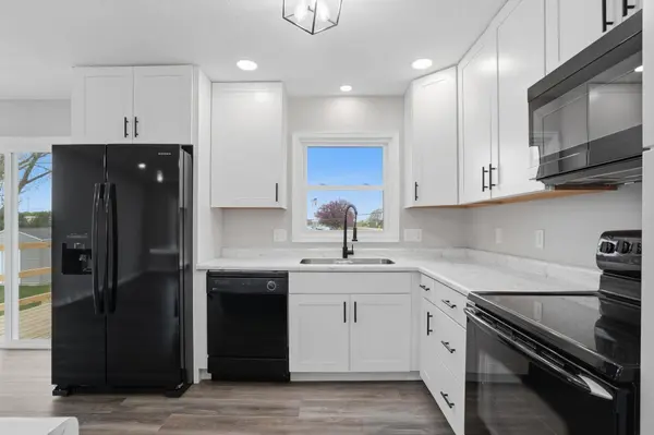 1 S Western AVE, New Hampton, IA 50659
