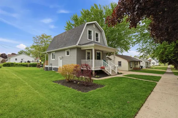 330 S Walnut AVE, New Hampton, IA 50659