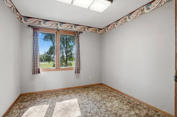 105 N EAST St, Lawler, IA 52154