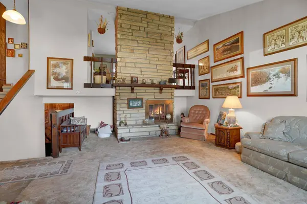 409 S 5th AVE, New Hampton, IA 50659