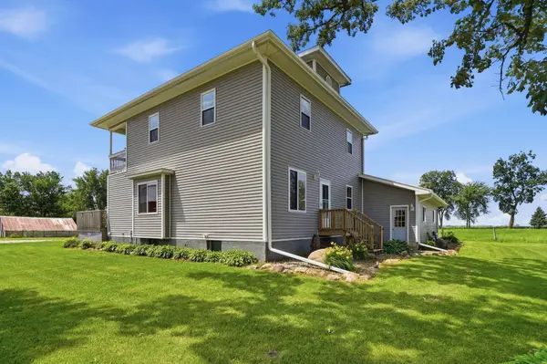 2682 110th ST, Fredericksburg, IA 50630