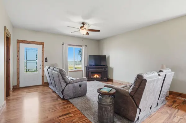 2682 110th ST, Fredericksburg, IA 50630