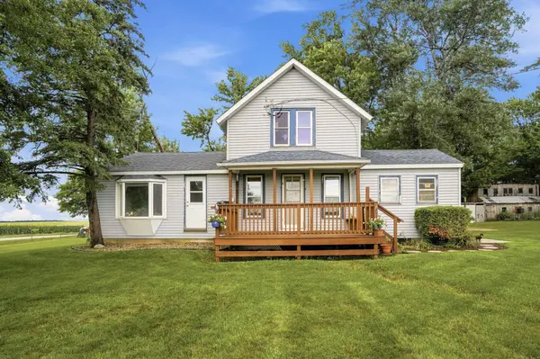 1892 Ivanhoe AVE, New Hampton, IA 50659