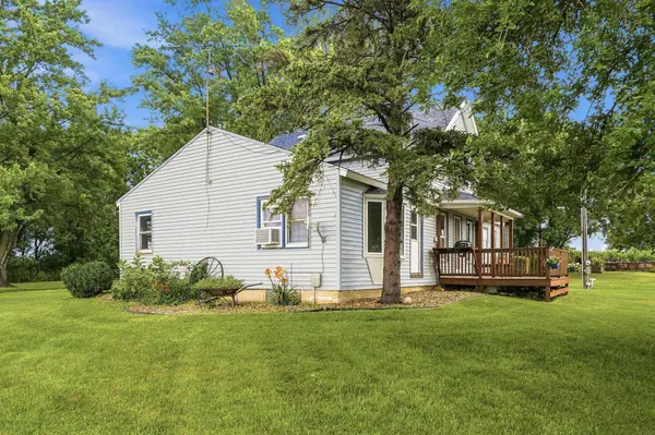 1892 Ivanhoe AVE, New Hampton, IA 50659