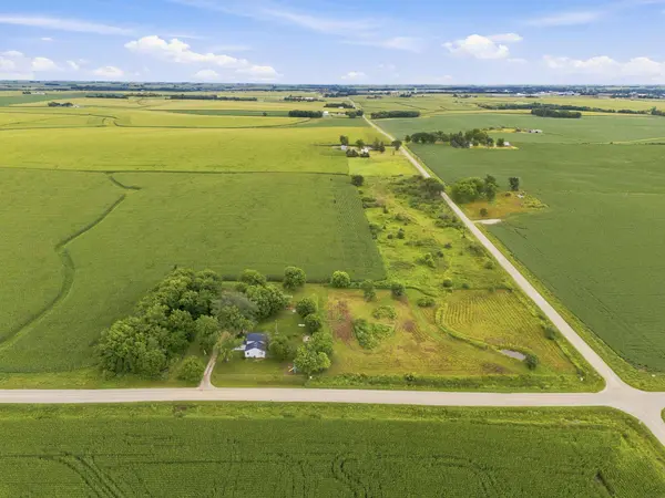 1892 Ivanhoe AVE, New Hampton, IA 50659
