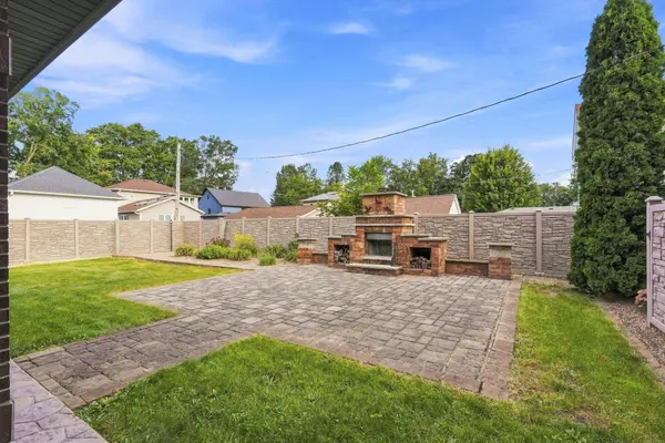 14 E Hale ST, New Hampton, IA 50659