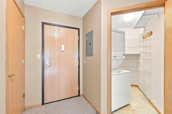 520 S 1st AVE #113, New Hampton, IA 50659