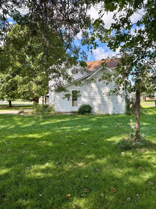 919 E Main ST, New Hampton, IA 50659