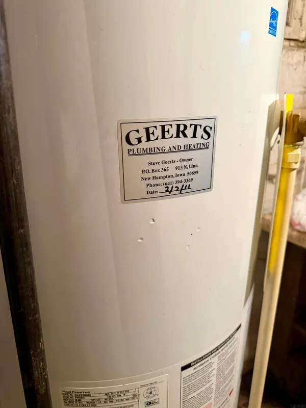 919 E Main ST, New Hampton, IA 50659