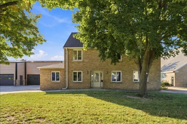 239 S Walnut AVE, New Hampton, IA 50659