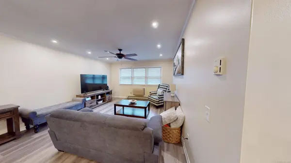 17 Fordyce Court #APT 13, New Milford, CT 06776
