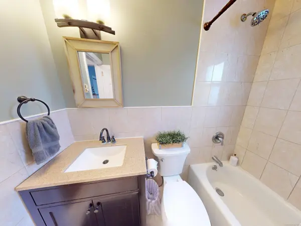 17 Fordyce Court #APT 13, New Milford, CT 06776
