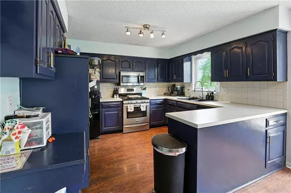 2735 S Peck AVE, Independence, MO 64055