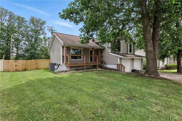 2735 S Peck AVE, Independence, MO 64055