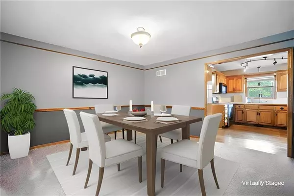 1203 Aspen DR, Smithville, MO 64089