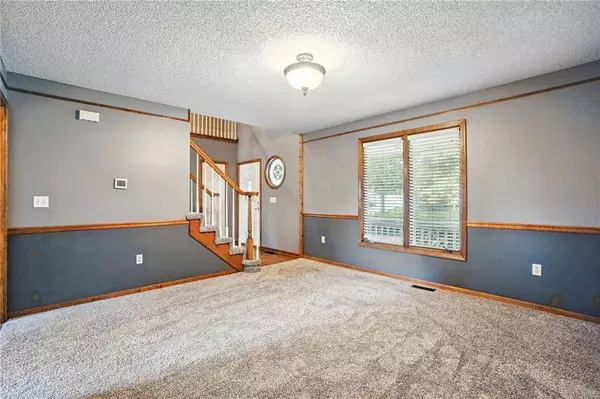 1203 Aspen DR, Smithville, MO 64089