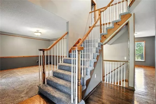 1203 Aspen DR, Smithville, MO 64089