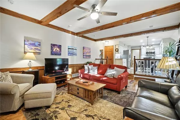 11606 Lucille ST, Overland Park, KS 66210