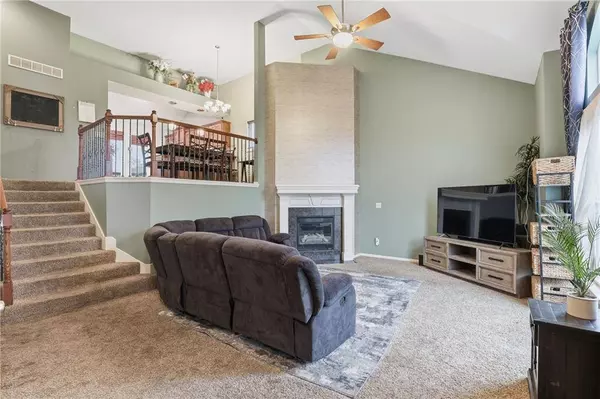 7806 NE 111th TER, Kansas City, MO 64157