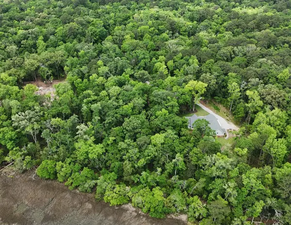 77 Bull Point Dr, Seabrook, SC 29940