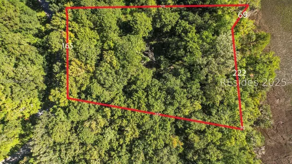 14 Blake LN, Seabrook, SC 29940