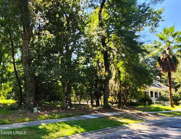 104 Palmetto PL Place, Beaufort, SC 29902