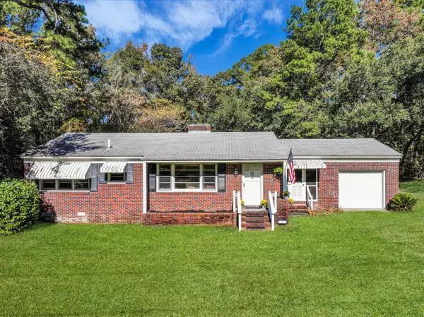 11575 Cottageville Hwy, Cottageville, SC 29435