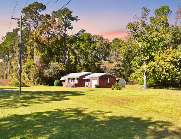 11575 Cottageville Hwy, Cottageville, SC 29435